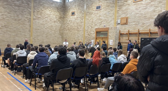 Ysgolion a Cholegau Lleol yn cael Cipolwg Tu Ôl i’r Llenni ym Mhencadlys Heddlu Dyfed-Powys 