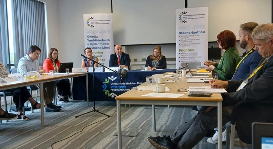 CHTh Dyfed-Powys yn Cynnal y Pwyllgor Dethol Cyntaf i Gryfhau Craffu ar Blismona Lleol 